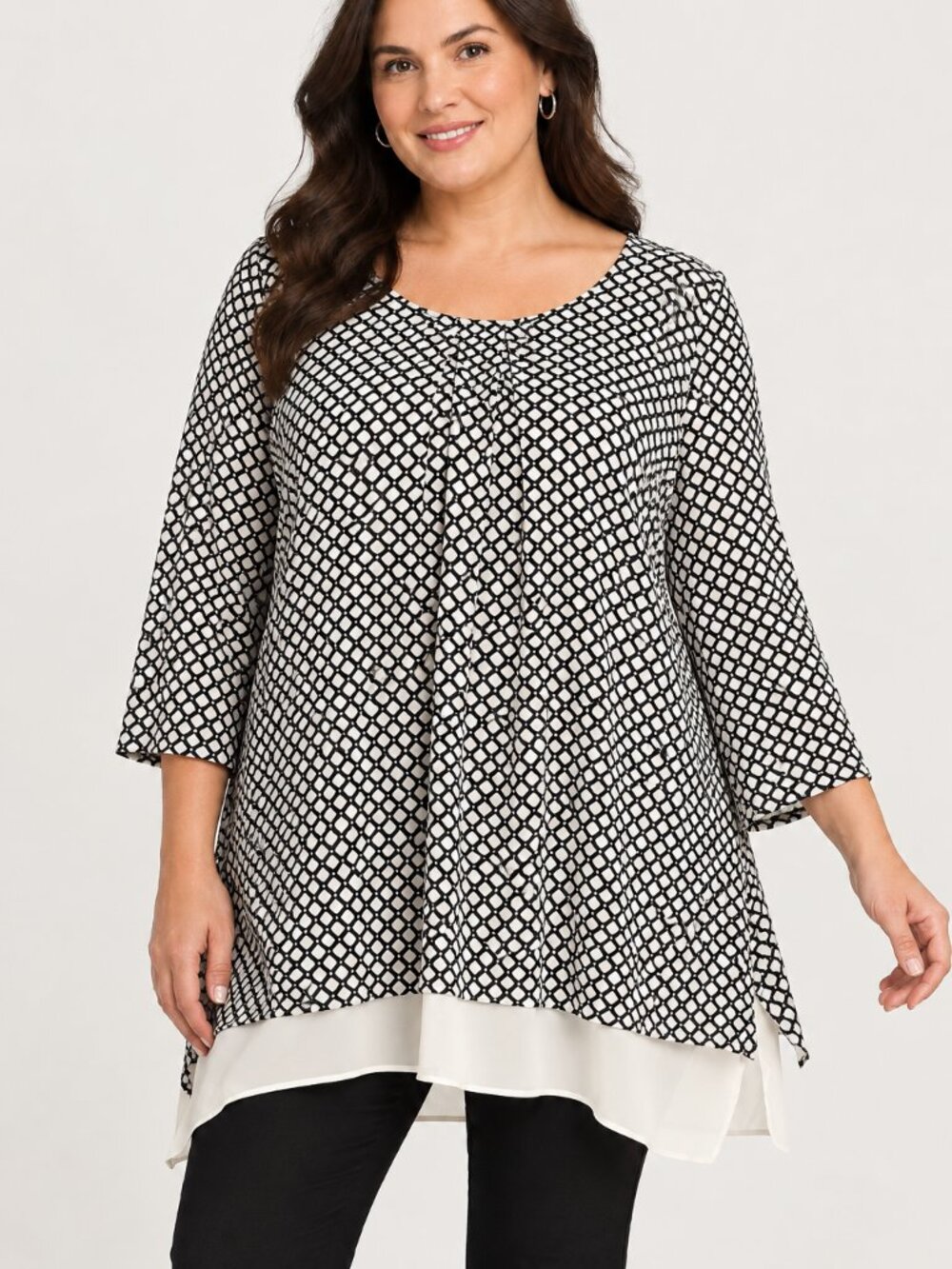 Adrianna Papell Black & White Geo Print Tunic with Cream Layered Hem Size 1X